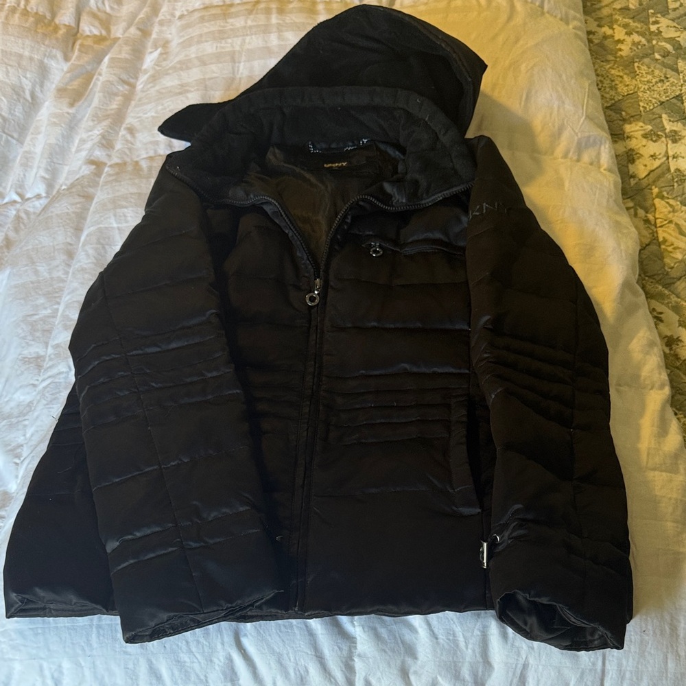 DKNY women’s Black Puffer Jacket XL